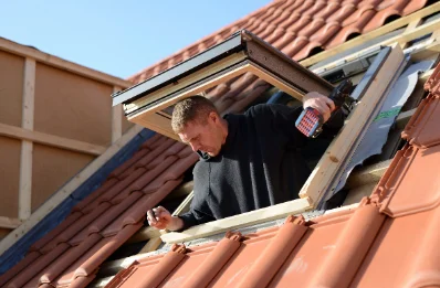 Pose de fenêtres de toit Velux à Pompiac